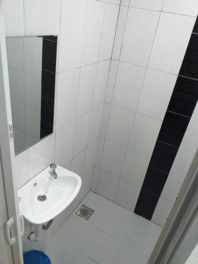 Orange Villa Hotel Near Palm Mall سِريمبان المظهر الخارجي الصورة